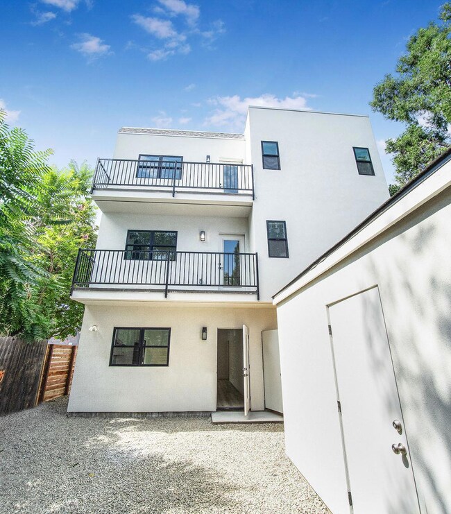 1323 Democracy Aly, Sacramento, CA 95814 - photo 6