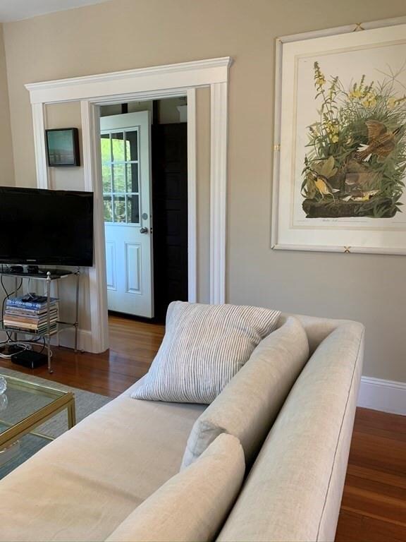 215 Reservoir Rd unit 2, Chestnut Hill, MA 02467 - photo 3