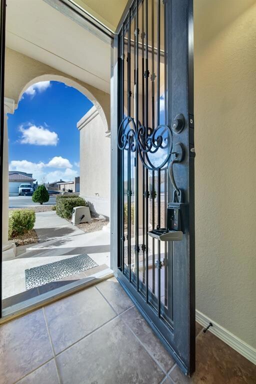 14359 Desert Sage Dr, Horizon City, TX 79928 - photo 4