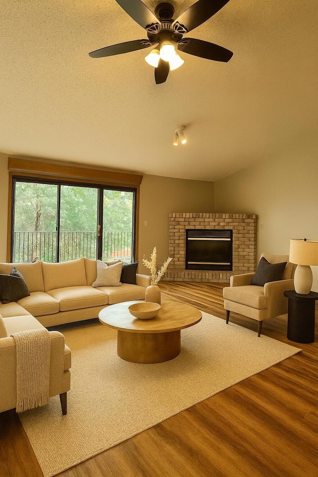 1521 E Melgaard Rd unit 302, Aberdeen, SD 57401 - photo 6