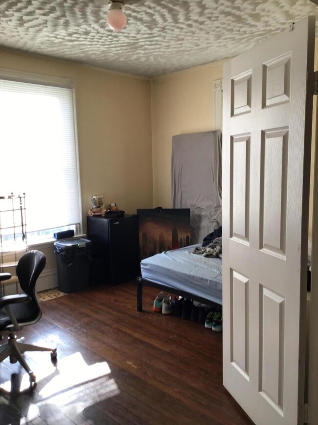 1st room unit 1