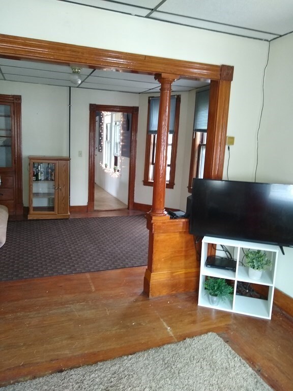 948 Lakeview Ave, Lowell, MA 01850 - photo 3