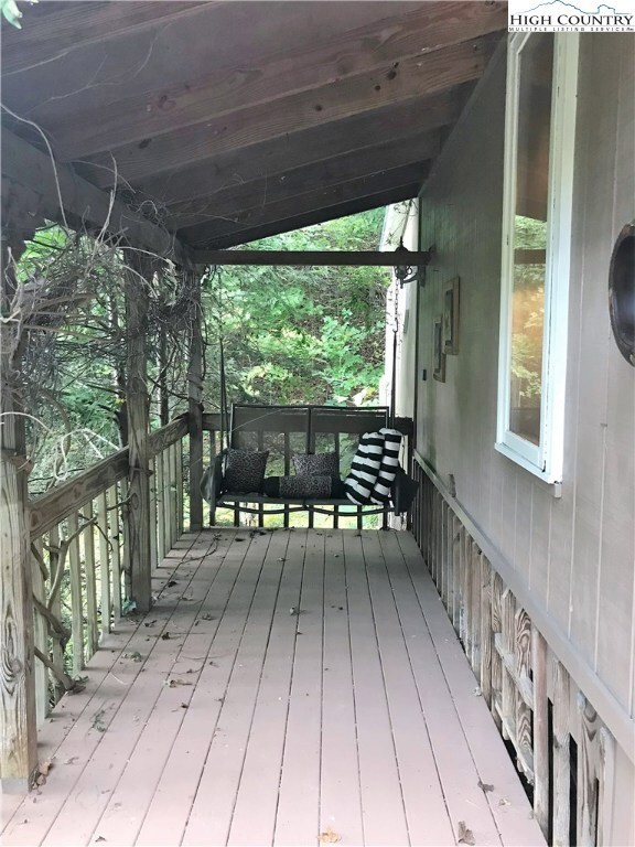 189 / 187 Caseys Gap Rd, Banner Elk, NC 28604 - photo 7