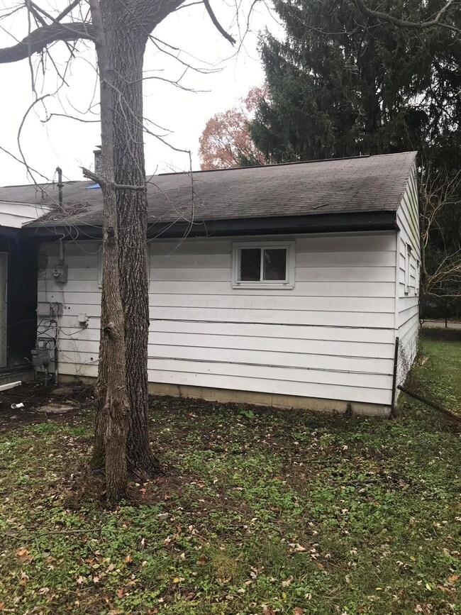 863 Elizabeth Ave, Columbus, OH 43227 - photo 4