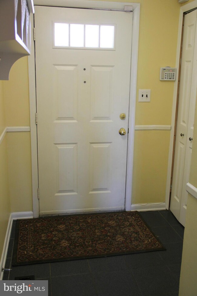 17 Castlehill Ct, Lutherville Timonium, MD 21093 - photo 4