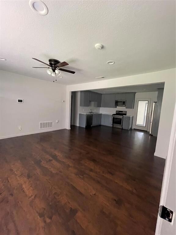 620 Brookfield Dr, Hurst, TX 76053 - photo 3