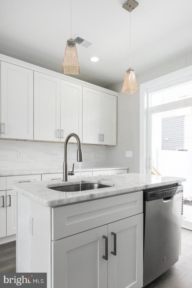 1250 N Hollywood St, Philadelphia, PA 19121 - photo 7