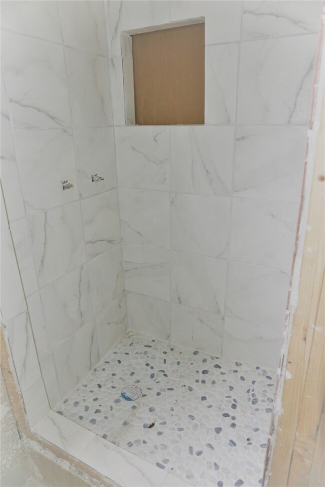 13438 Indianapolis St, Houston, TX 77015 - photo 5