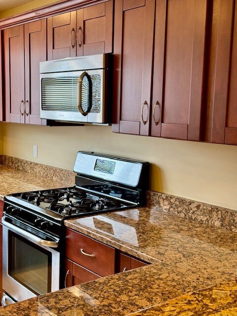 660 Cottage St unit 4, Pawtucket, RI 02861 - photo 5