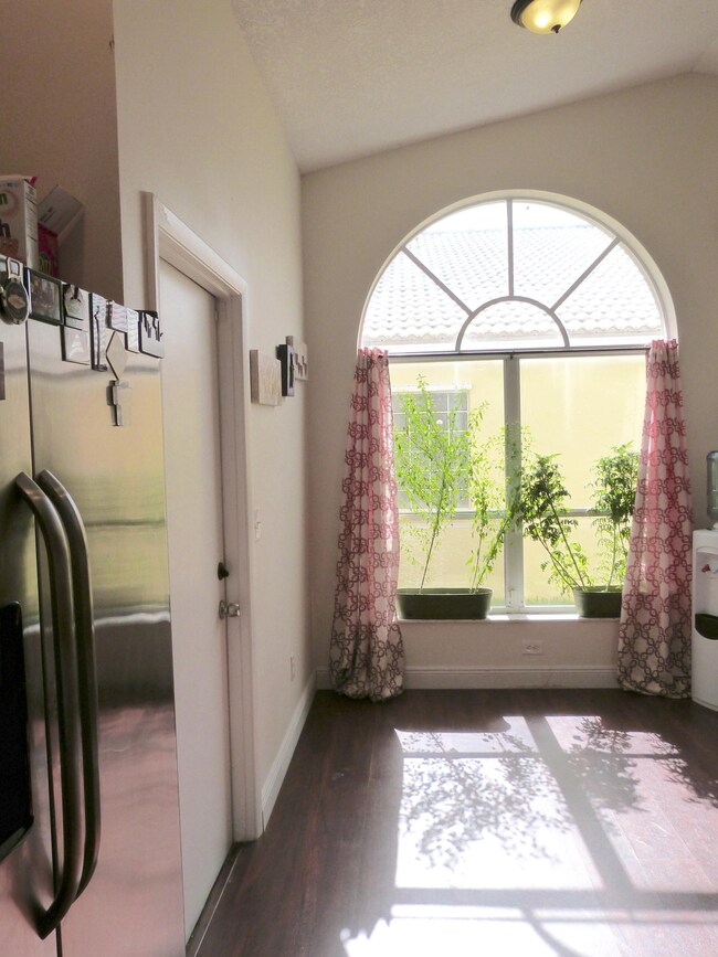 4917 Broadstone Cir, West Palm Beach, FL 33417 - photo 5