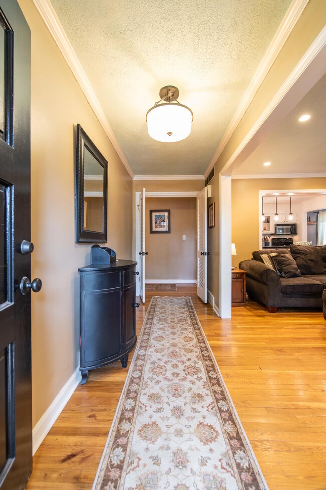 20210603-487-Hollyhill-Dr-hall-realty-02