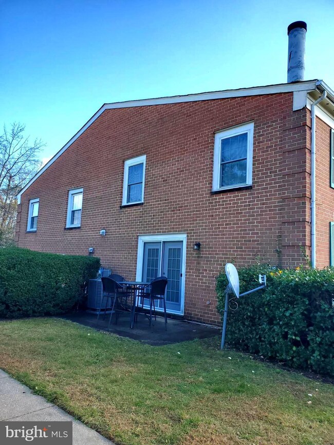 9045 N Laurel Rd unit F, Laurel, MD 20723 - photo 2
