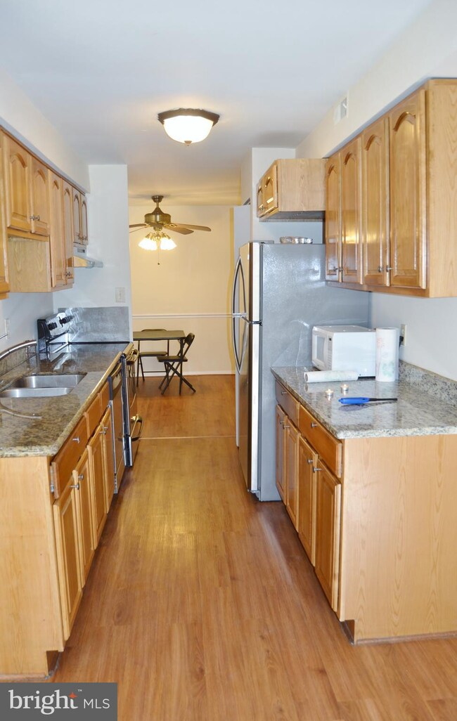 423 Christopher Ave unit T4, Gaithersburg, MD 20879 - photo 7