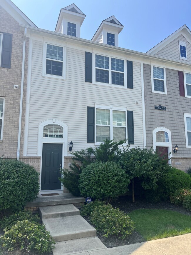 12721 Tamworth Dr, Fishers, IN 46037 - photo 2