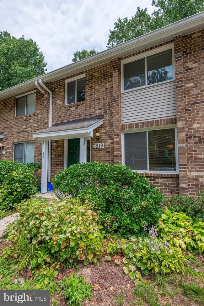 7819 Archbold Terrace, Cabin John, MD 20818 - photo 4