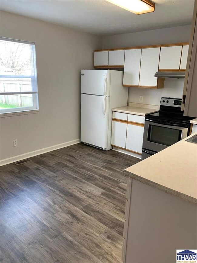 2428 Dillman St, Terre Haute, IN 47802 - photo 4