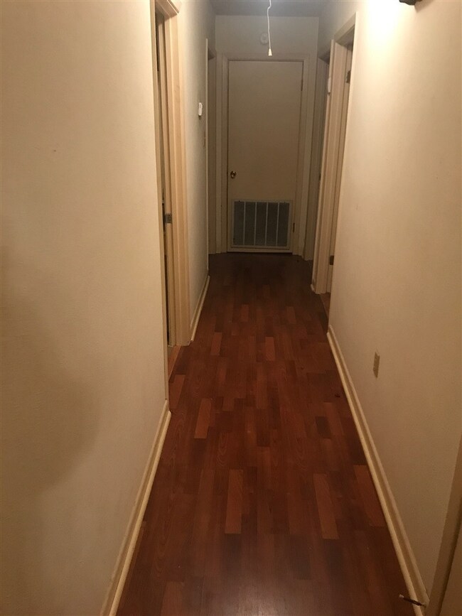 901 Nathan Hale Dr, McComb, MS 39648 - photo 4