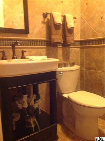 main level bath