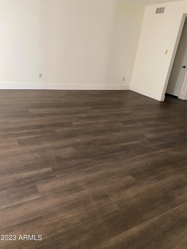 8001 W Westview Dr, Phoenix, AZ 85033 - photo 6