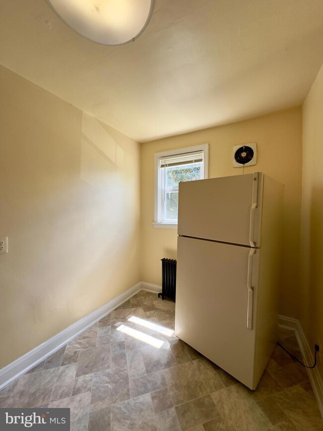 6102 Macbeth Dr unit 2, Baltimore, MD 21239 - photo 3