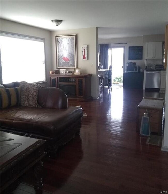 10 Crown Dr, Easton, PA 18040 - photo 6