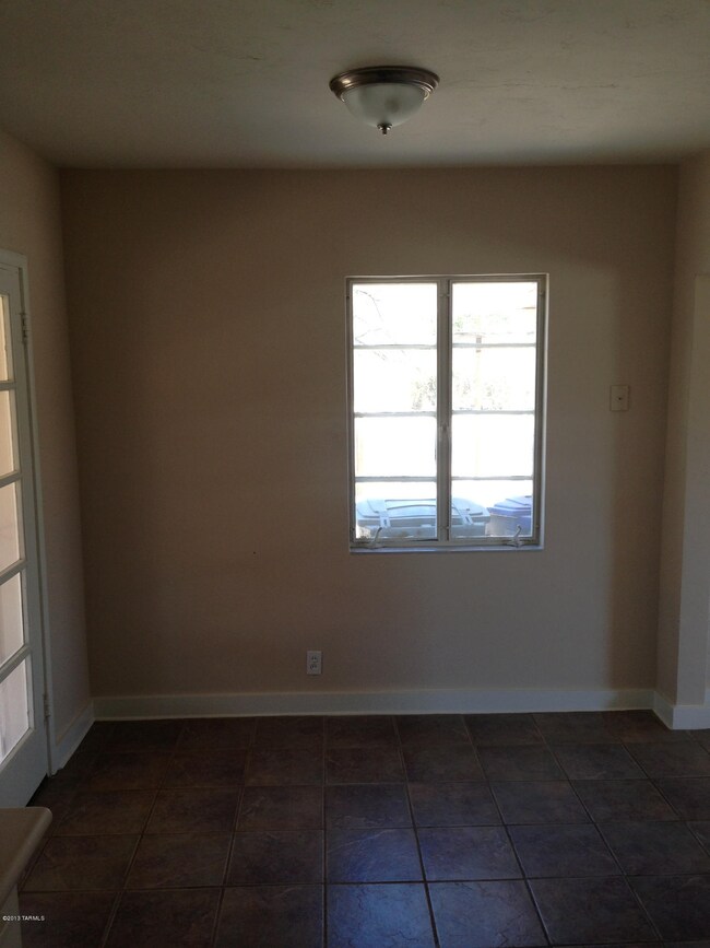 2667 N Sparkman, Tucson AZ - dining area