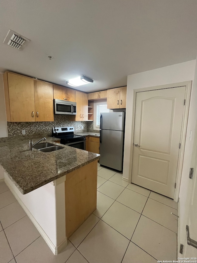 7615 Laguna Del Mar Ct, Laredo, TX 78041 - photo 3