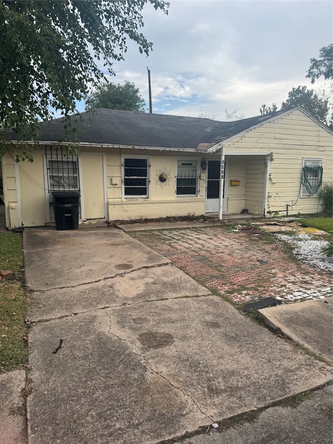 5417 Doulton Dr, Houston, TX 77033 - photo 5