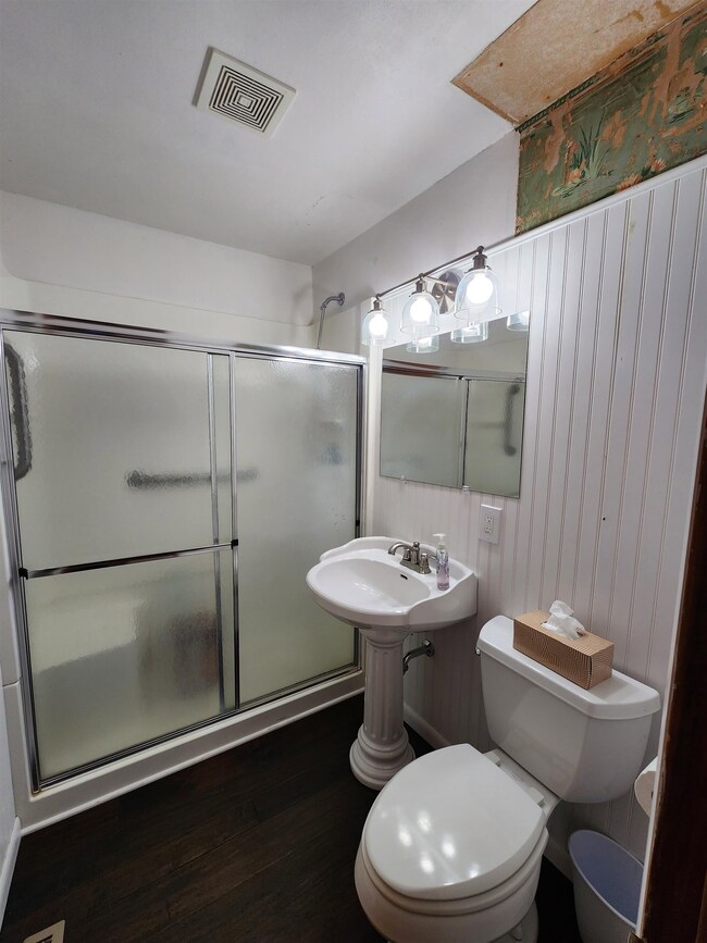 305 SW 5th St, Newton, KS 67114 - photo 7