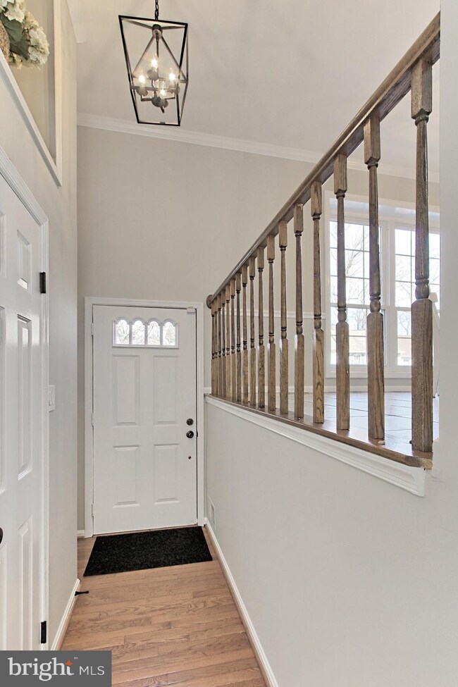 2992 Mission Square Dr, Fairfax, VA 22031 - photo 3