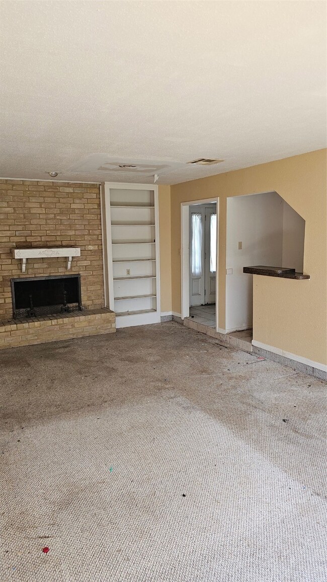 7726 Maple Tree Dr, Houston, TX 77088 - photo 6