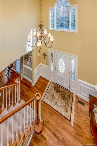 Dramatic Front Foyer Entry!
