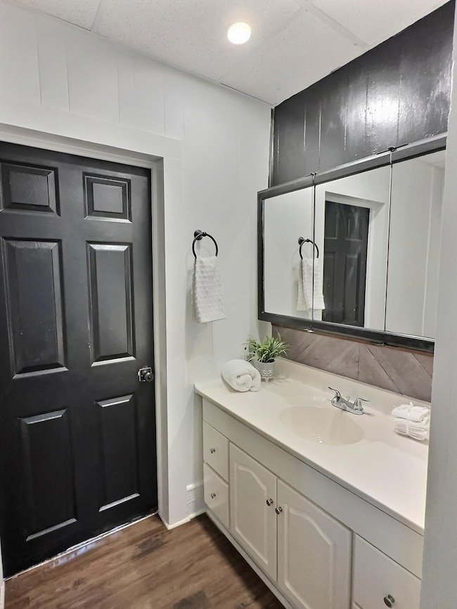 1239 N Main St, Nevada, MO 64772 - photo 5