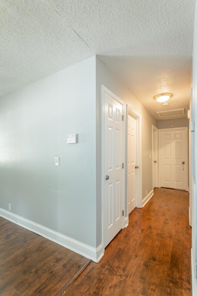 30 S Jenkins Rd. HD-5