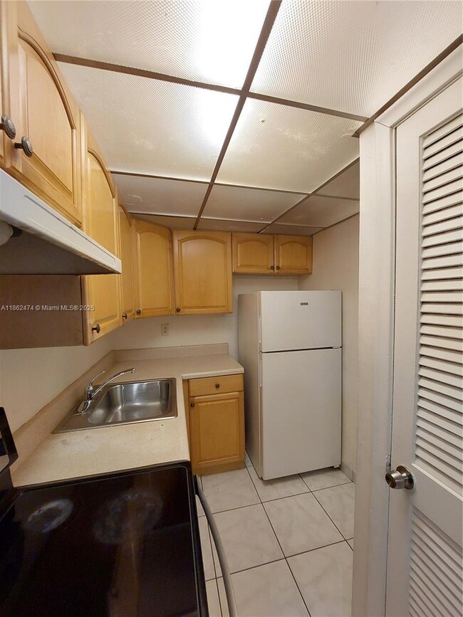 5801 NE 18th Ave unit 2, Fort Lauderdale, FL 33334 - photo 6