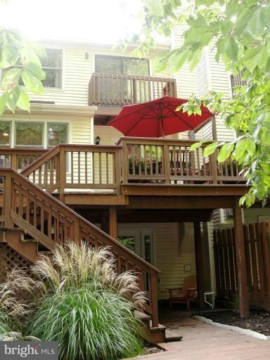 8021 Galla Knoll Cir, Springfield, VA 22153 - photo 4