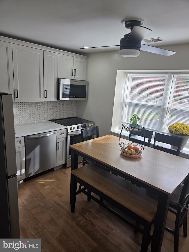 704 Silver Ct, Hamilton Square, NJ 08690 - photo 3