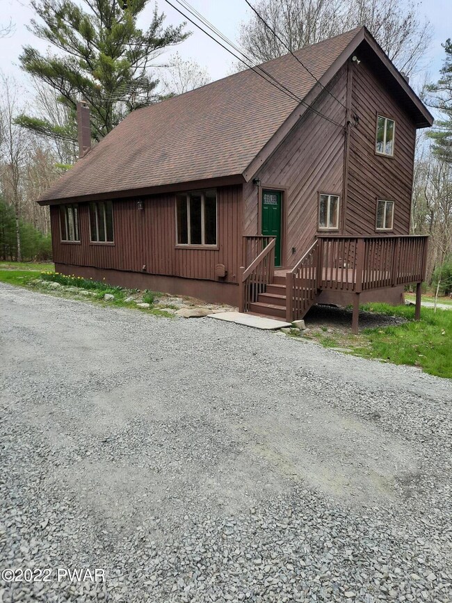 108 Griff Ct, Dingmans Ferry, PA 18328 - photo 2