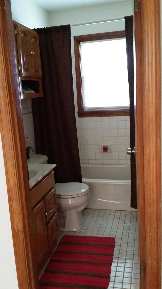 8811 Maple Rd, Louisville, KY 40229 - photo 6