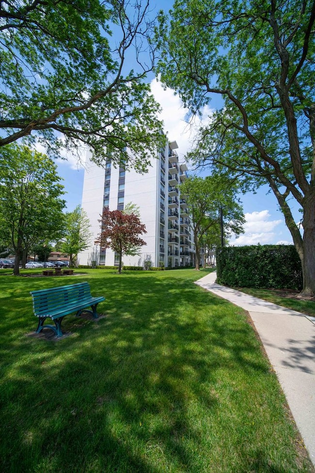 Golf Towers unit 5B, Des Plaines, IL 60016 - photo 4