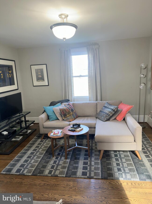 310 S 12th St, Purcellville, VA 20132 - photo 6