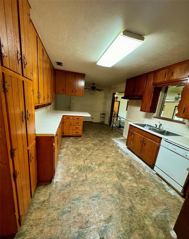 Kitchen with breakfast area