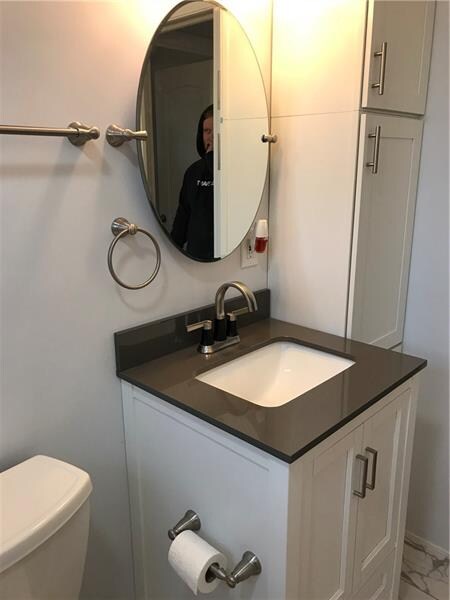 MAIN FLOOR BATHROOM