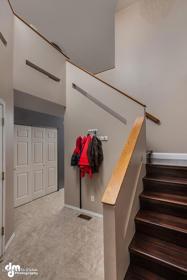 8570 Ridgeway Ave Anchorage AK-large-002