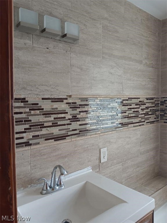 5178 Arch St, Maple Heights, OH 44137 - photo 6