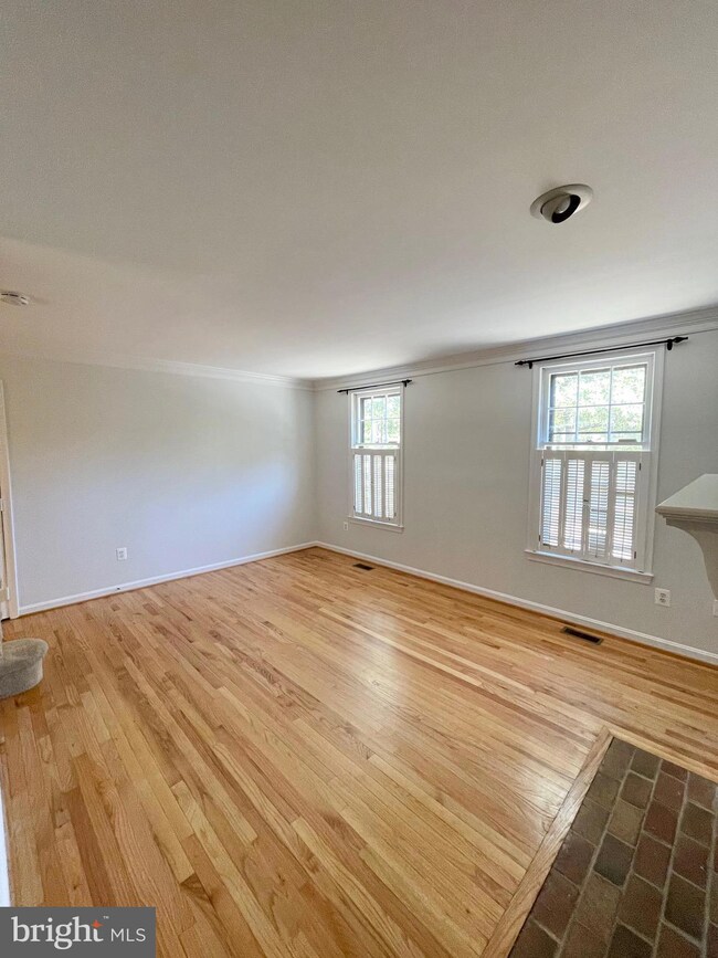 1208 W Abingdon Dr, Alexandria, VA 22314 - photo 5