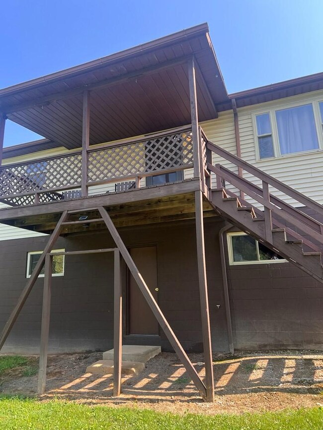 580 Ford St, Harrisville, WV 26362 - photo 2