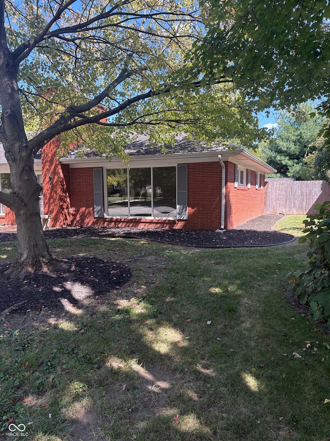 1921 Washington St, Columbus, IN 47201 - photo 2