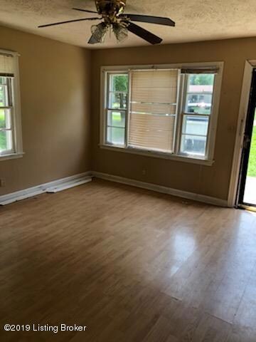 7911 Sherry Lynn Ct, Louisville, KY 40228 - photo 2