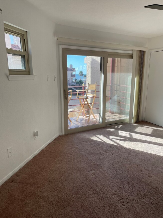 7312 Seawall Blvd unit 211, Galveston, TX 77551 - photo 6